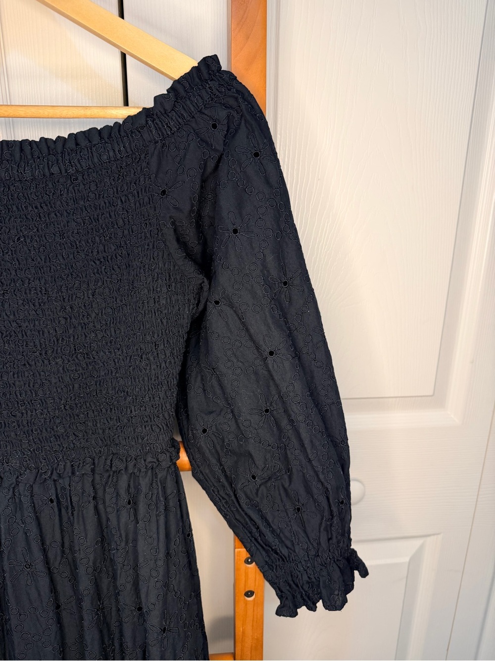 Lilly Pulitzer Arlynn Onyx Eyelet Off Shoulder Maxi Dress Smocked M - Picture 6 of 12